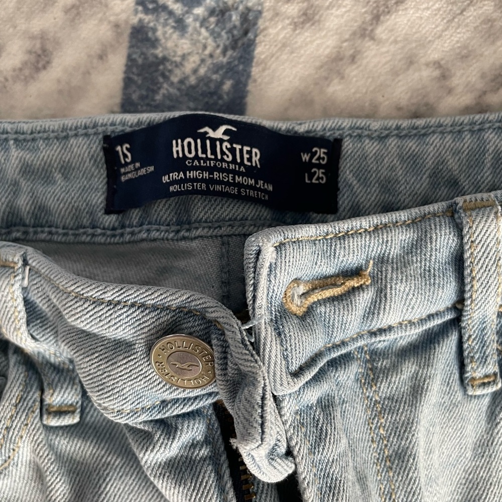 Hollister jeans. 25 inch waist, 25 inch inseam.
